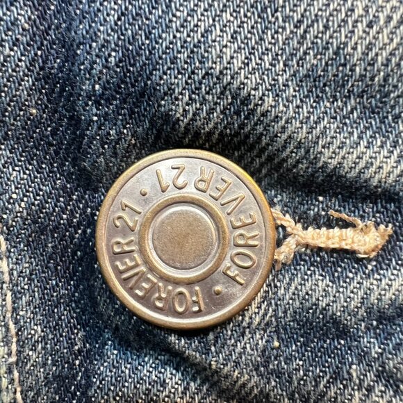 Distressed Forever 21 Jean Jacket NWT Size M - Picture 3 of 7